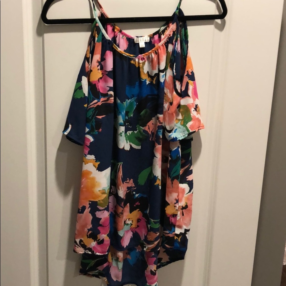 Cold shoulder flower top